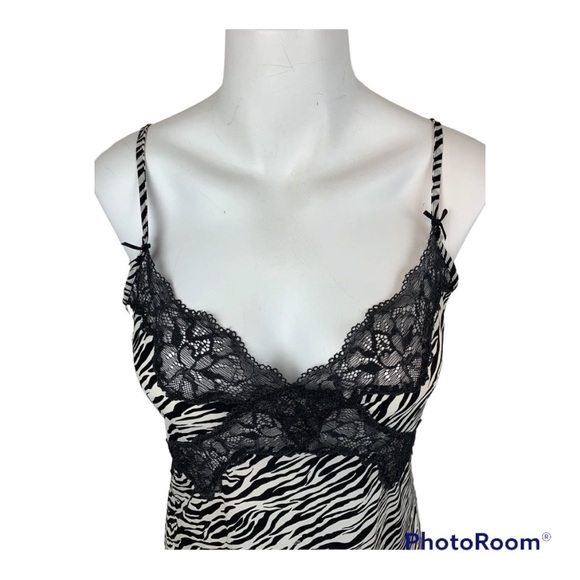 Victoria Secret V-Neck Animal Print Lace Lingerie - Picture 2 of 9